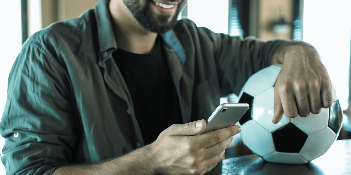 homme qui profite du bonus